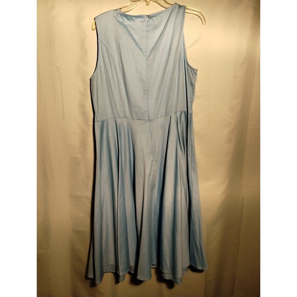 Dress - Picture 5 of 5